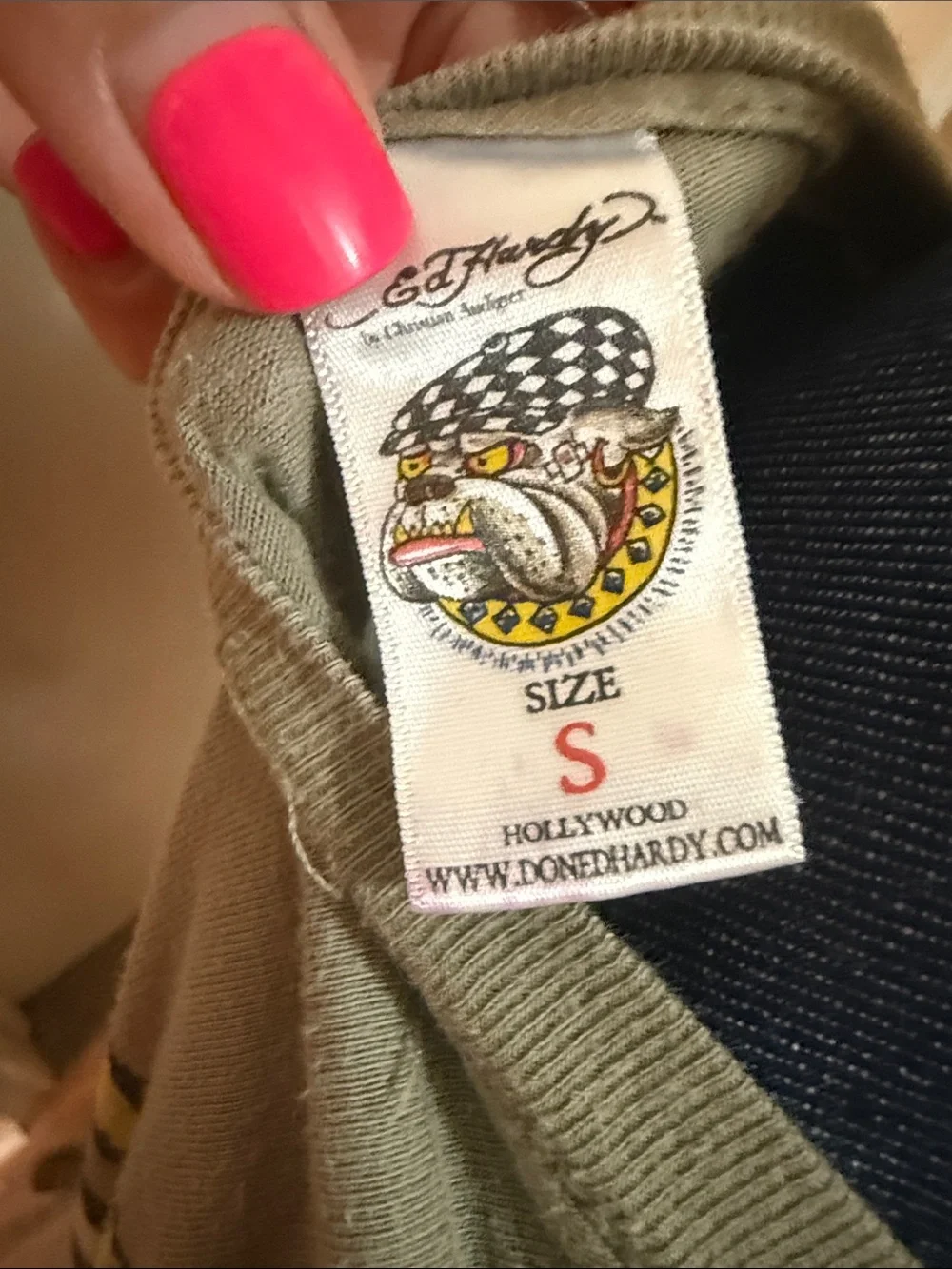 Ed Hardy Olive V-Neck Tee with Green & Pink Snake Skull Graphic - Picture 4 of 5